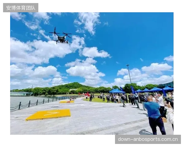 体育中心的无人机起降场，将不仅服务于赛事，更会并入城市低空物流网络，承担公共服务功能